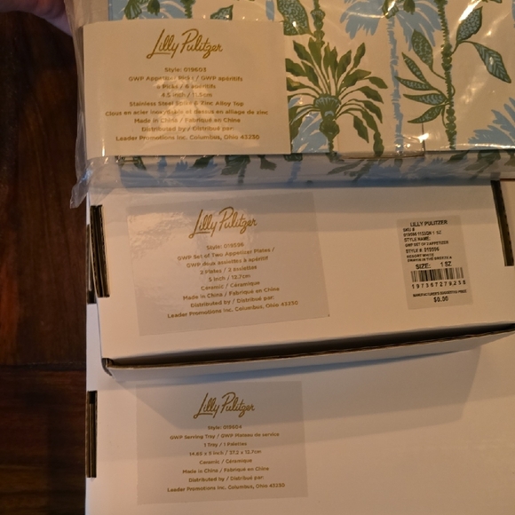 Lilly Pulitzer Green and Blue Dining Bar Set - Picture 6 of 6